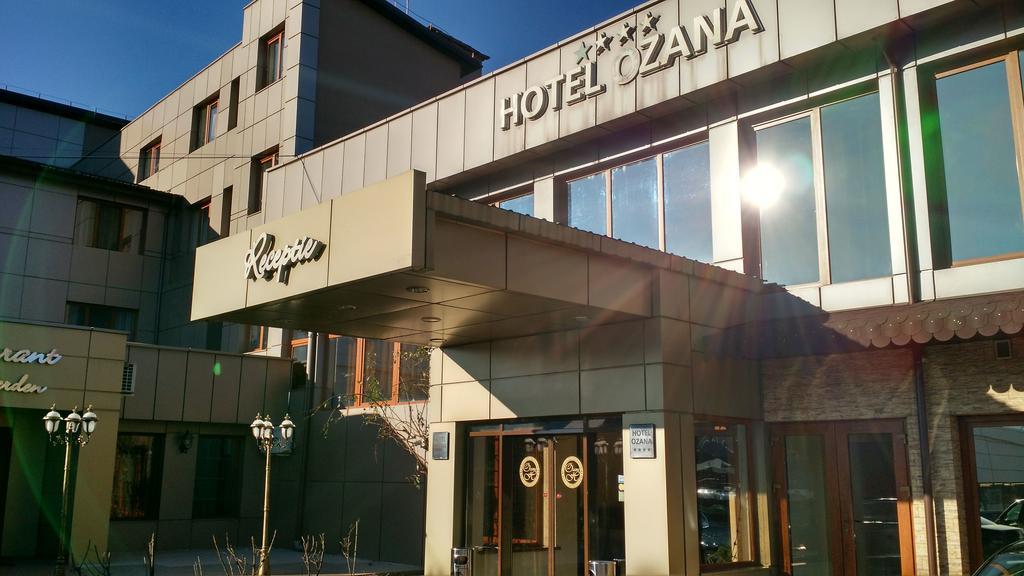 Hotel Ozana Bistrita  Luaran gambar