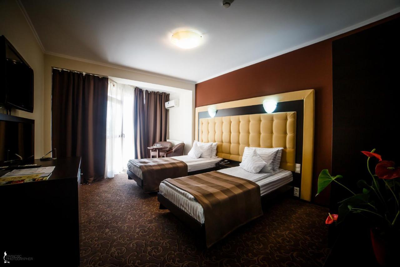 Hotel Ozana Bistrita  Luaran gambar